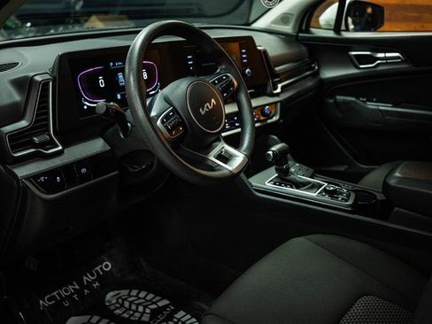 Used 2024 Kia Sportage LX image 8