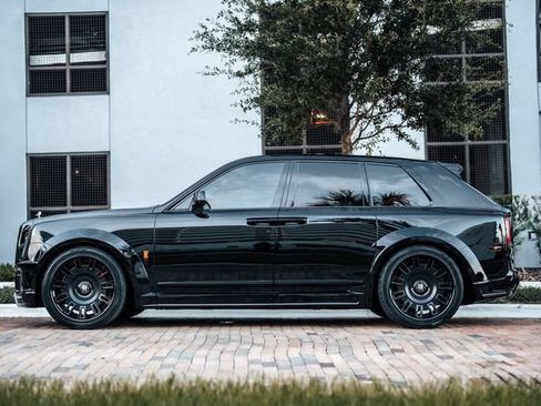Used 2022 Rolls-Royce Cullinan w/ Cullinan Package image 6