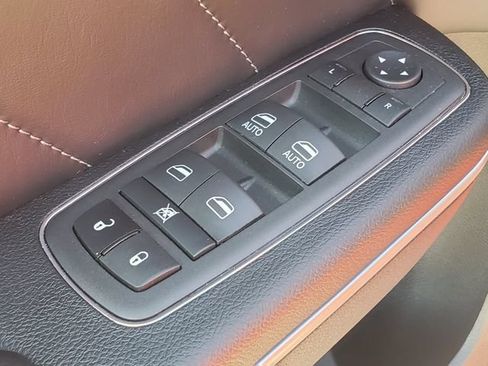 Used 2022 Dodge Charger Scat Pack RWD image 13