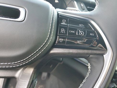 New 2025 Jeep Grand Cherokee Overland w/ Luxury Tech Group IV image 20