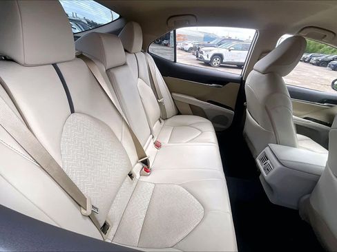 Used 2024 Toyota Camry XLE FWD image 19