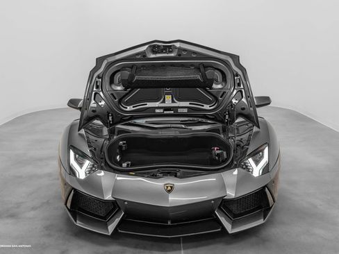 Used 2015 Lamborghini Aventador LP 700-4 AWD/4WD image 12