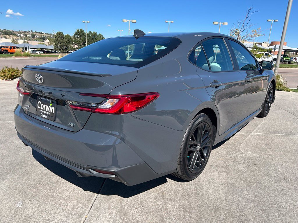 Used 2025 Toyota Camry SE AWD/4WD image 8