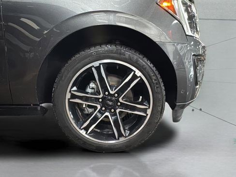 Used 2020 Ford Expedition Limited w/ Equipment Group 303A image 14