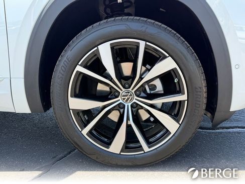 New 2026 Volkswagen Atlas Cross Sport SEL Premium R-Line AWD/4WD image 11