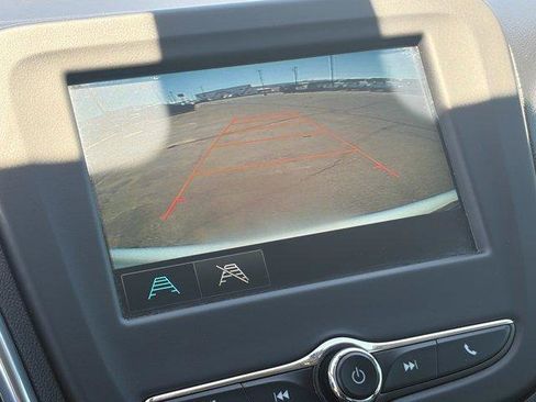 Used 2018 Chevrolet Equinox LS FWD image 21