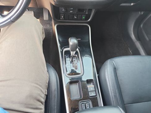 Used 2020 Mitsubishi Outlander SEL FWD image 18