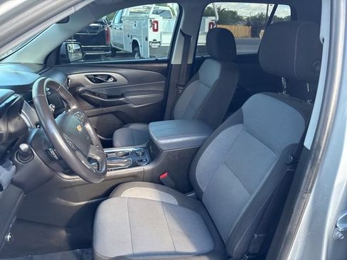 Used 2018 Chevrolet Traverse LT w/ LPO, Black Accent Package AWD/4WD image 11