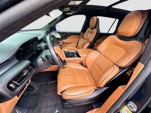 Used 2023 Lincoln Aviator Black Label Grand Touring w/ Class IV Trailer Tow Package image 21