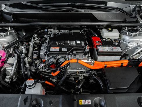 Used 2023 Toyota bZ4X Limited image 18