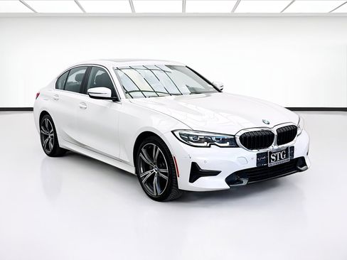 Used 2021 BMW 330i xDrive Sedan AWD/4WD image 3