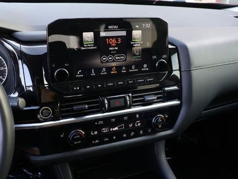 Certified 2023 Nissan Pathfinder SL FWD image 21