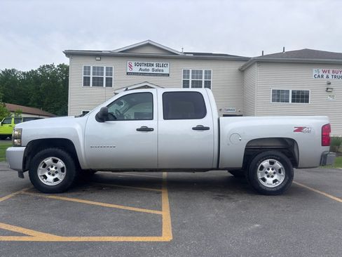 Used 2011 Chevrolet Silverado 1500 LT w/ All-Star Edition AWD/4WD image 1