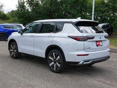 New 2025 Mitsubishi Outlander SE