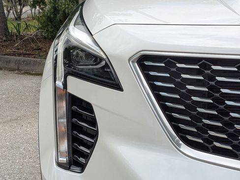 Used 2023 Cadillac XT4 Premium Luxury FWD image 10
