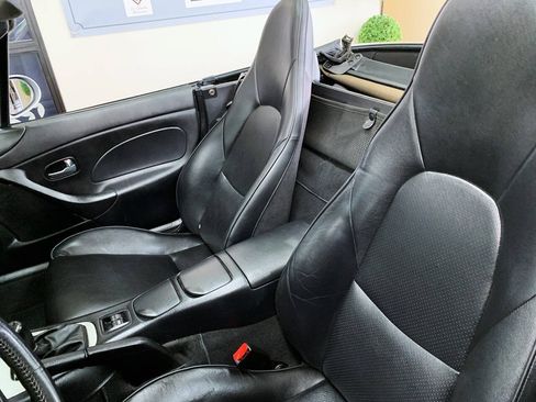 Used 2004 MAZDA MX-5 Miata LS RWD image 19
