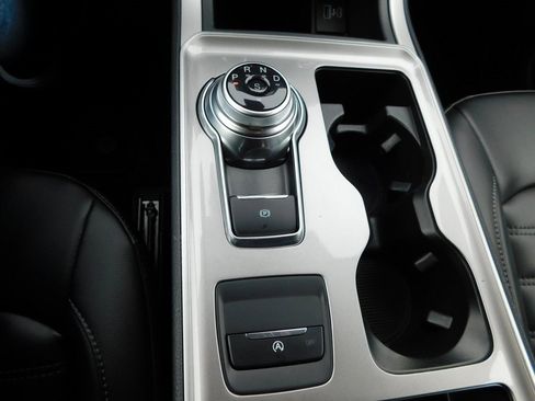 Used 2024 Ford Edge SEL w/ Convenience Package image 32