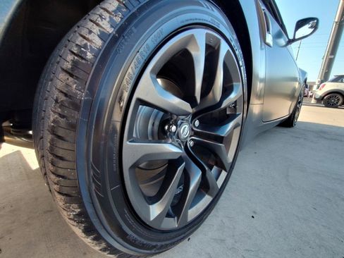 Used 2015 Nissan 370Z Roadster RWD image 10