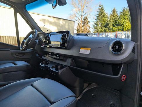 New 2025 Mercedes-Benz Sprinter 2500 image 11