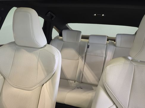 New 2026 Lexus ES 500e AWD/4WD image 17