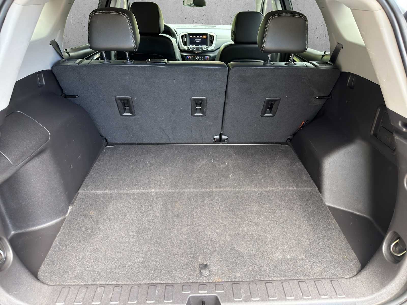Used 2024 GMC Terrain SLT AWD/4WD image 23