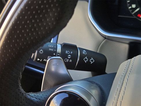 Used 2022 Land Rover Range Rover Sport HSE Silver Edition image 32