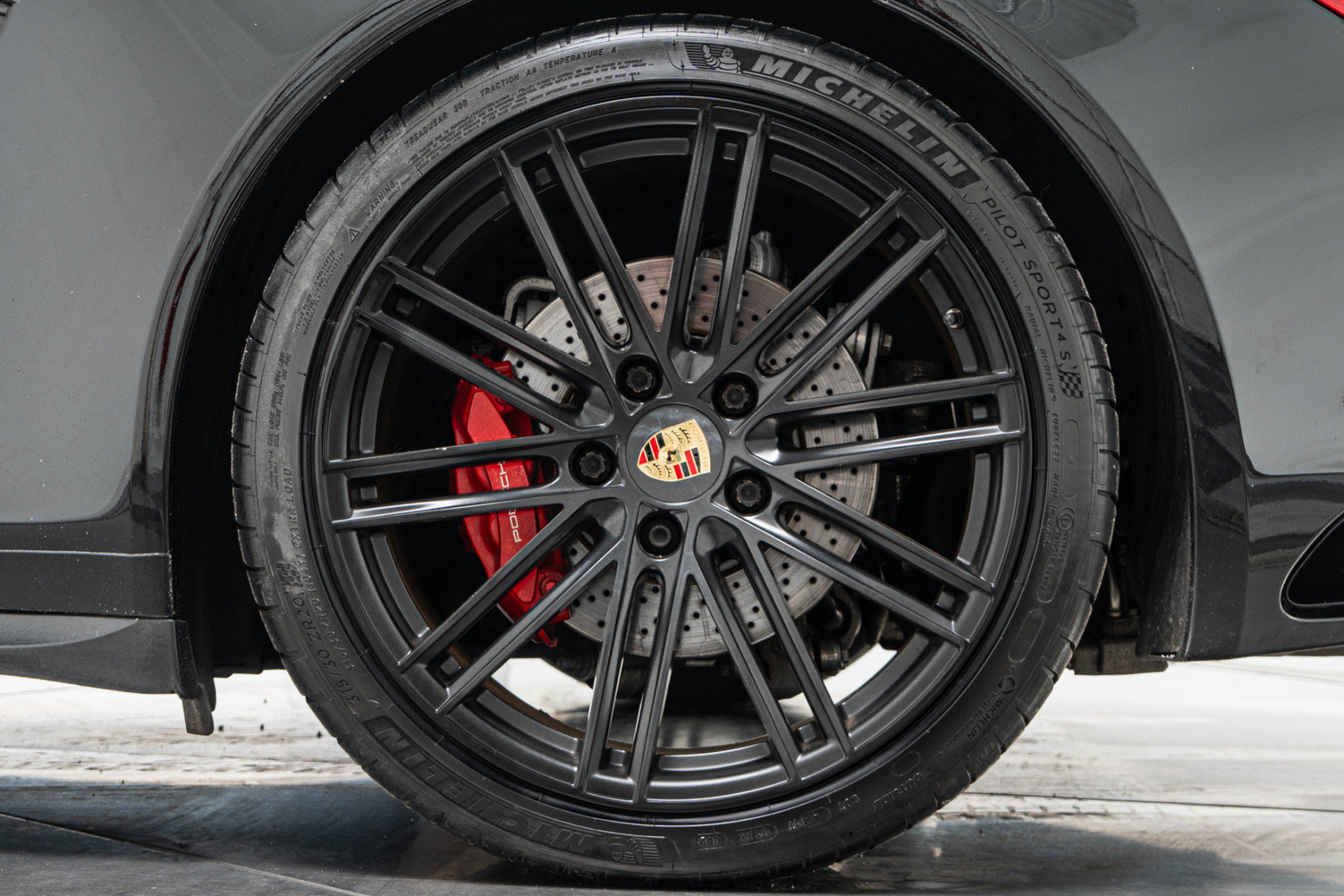 Used 2018 Porsche 911 Carrera 4S AWD/4WD image 25