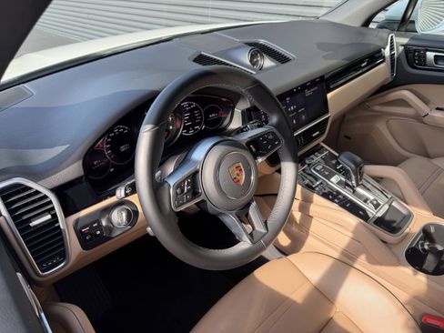 Certified 2021 Porsche Cayenne AWD/4WD image 4