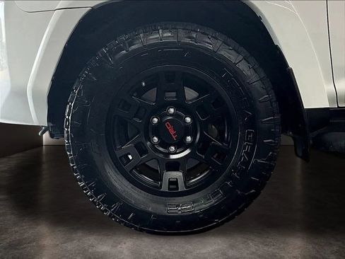 Used 2021 Toyota 4Runner SR5 Premium w/ Moonroof Package RWD image 35