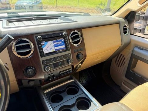 Used 2011 Ford F250 Lariat w/ Lariat Interior Pkg AWD/4WD image 24