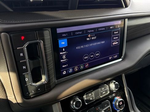 Used 2021 GMC Yukon Denali w/ Denali Premium Package image 23