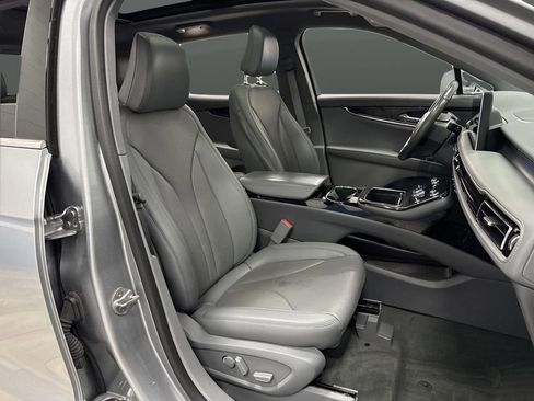 Used 2022 Lincoln Nautilus Reserve image 32