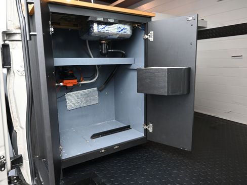 Used 2022 Mercedes-Benz Sprinter 2500 image 36