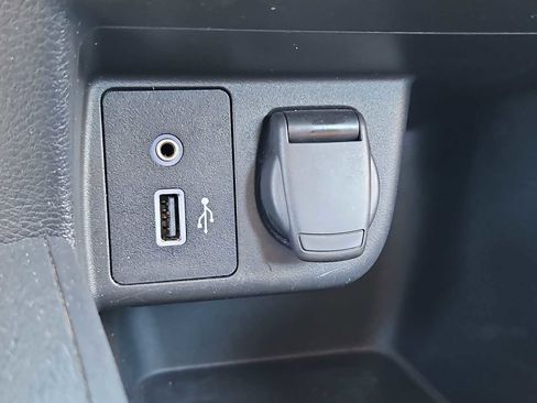 Used 2024 Nissan Versa S FWD image 30