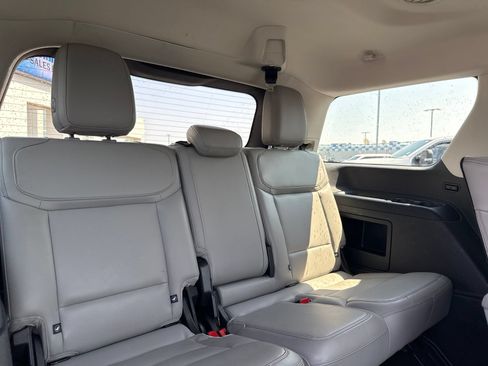 Used 2025 Ford Expedition Active AWD/4WD image 18