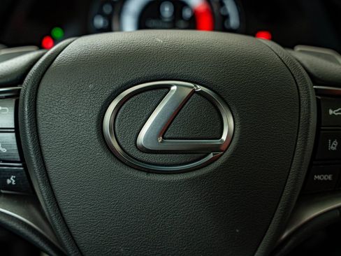 Certified 2025 Lexus ES 350 F Sport image 24