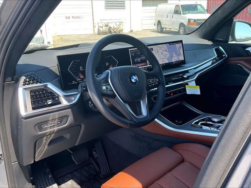 Used 2026 BMW X5 xDrive40i AWD/4WD image 9