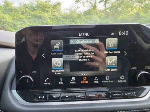 Used 2023 Nissan Rogue SL w/ SL Premium Package image 19