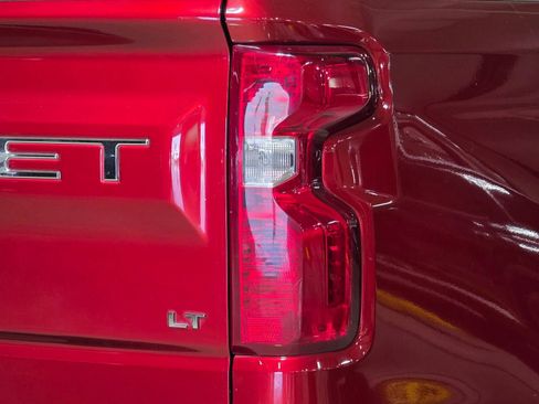 Used 2023 Chevrolet Silverado 1500 LT RWD image 12