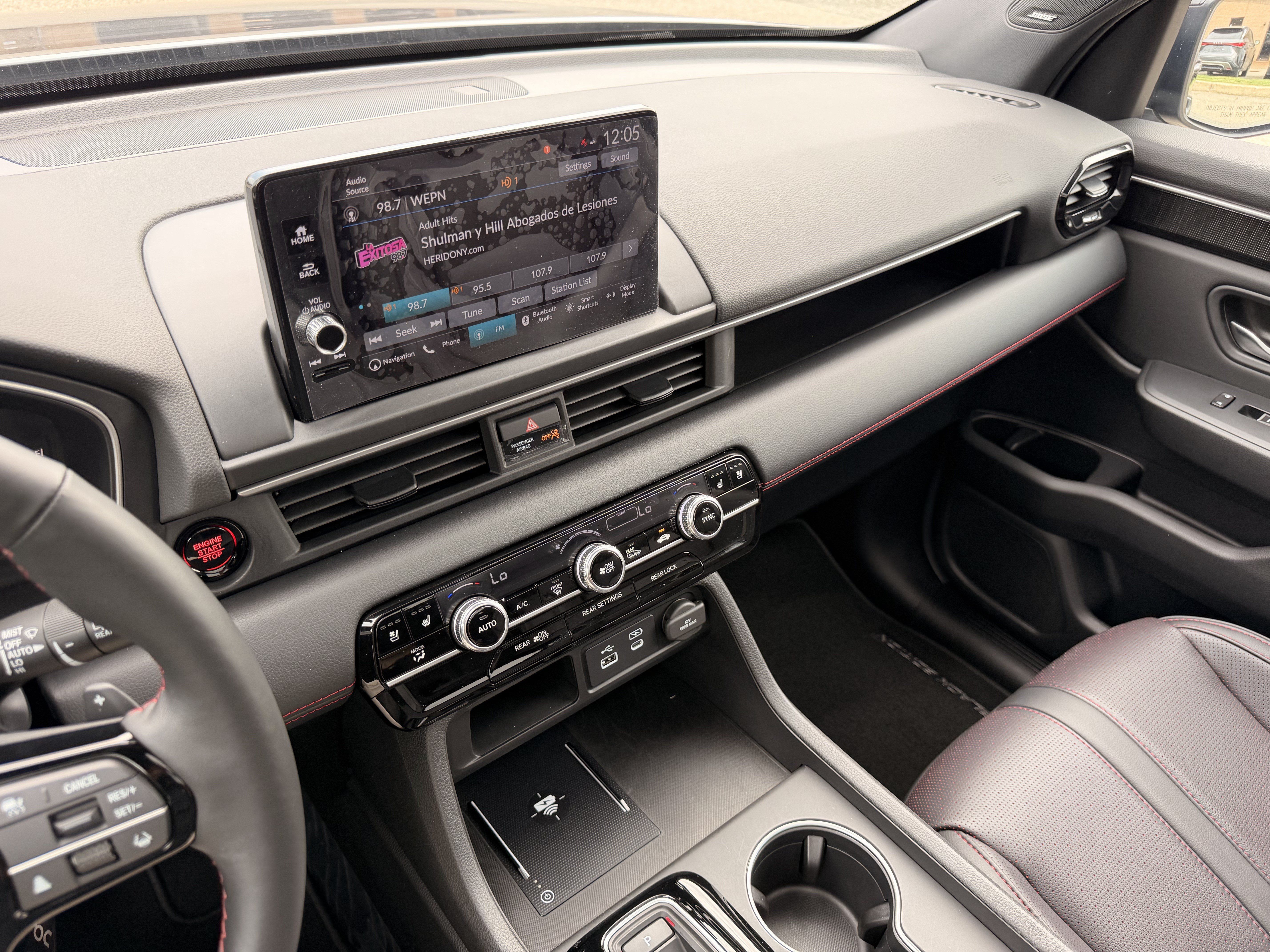 Used 2025 Honda Pilot Black Edition image 18