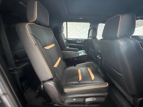 Used 2024 GMC Yukon XL AT4 w/ Technology Package AWD/4WD image 13