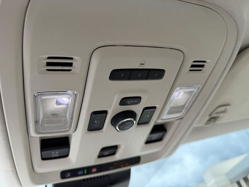 Used 2024 GMC Yukon XL Denali RWD image 29