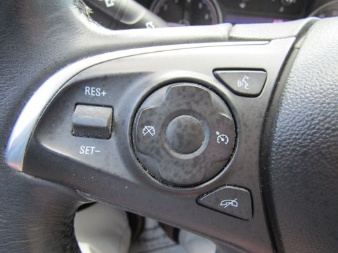 Used 2020 Buick Enclave Essence w/ Trailering Package, 5000 lbs. FWD image 24