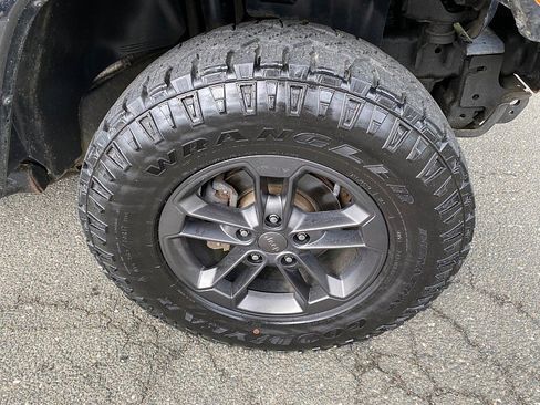 Used 2018 Jeep Wrangler Unlimited Sport AWD/4WD image 14