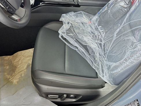 Used 2025 Toyota Prius Plug-In Hybrid w/ Limited Premium Package image 14