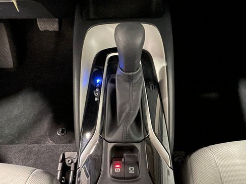 Used 2022 Toyota Corolla LE w/ Carpet Mat Package (TMS) image 27
