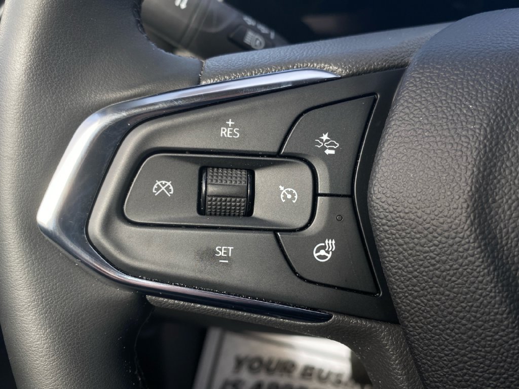 Used 2024 Chevrolet Trax LT w/ Sunroof Package FWD image 30