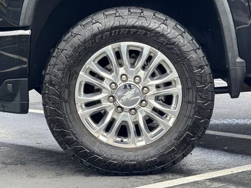 Used 2020 Chevrolet Silverado 2500 High Country w/ Technology Package image 15