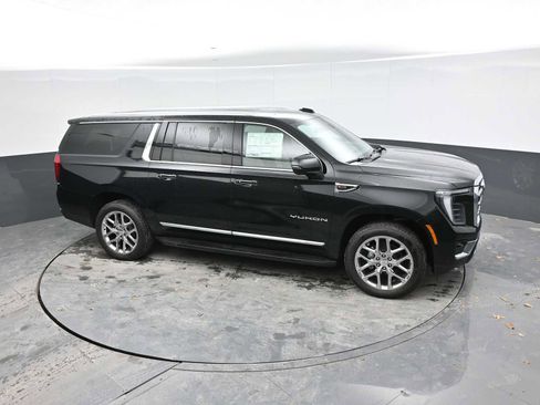 New 2026 GMC Yukon XL Elevation image 32