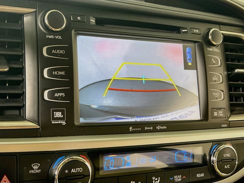 Used 2019 Toyota Highlander Limited AWD/4WD image 13